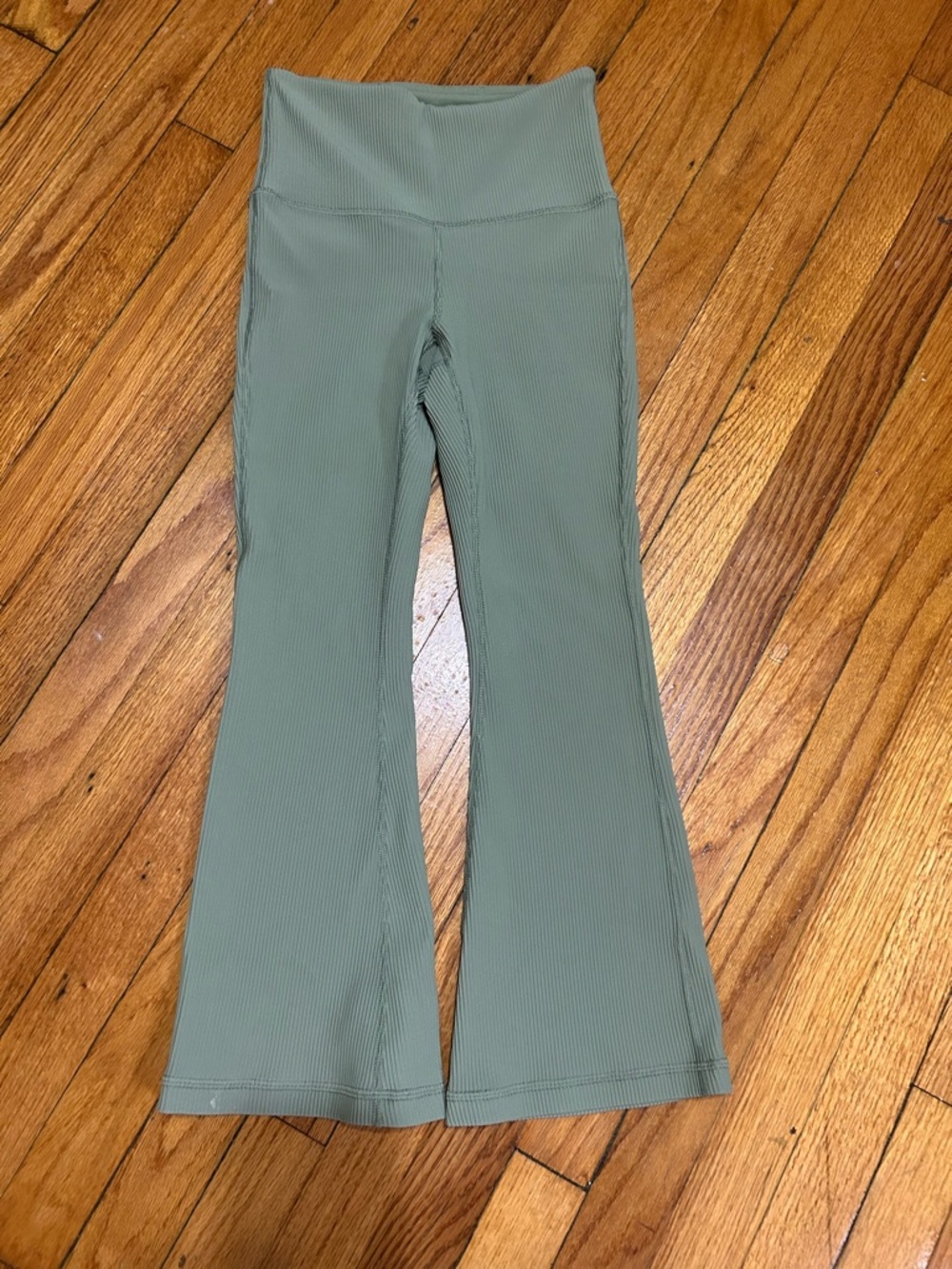 Athleta Elation Rib Crop Flare Leggings‎ Sage Green XS Yoga Pants